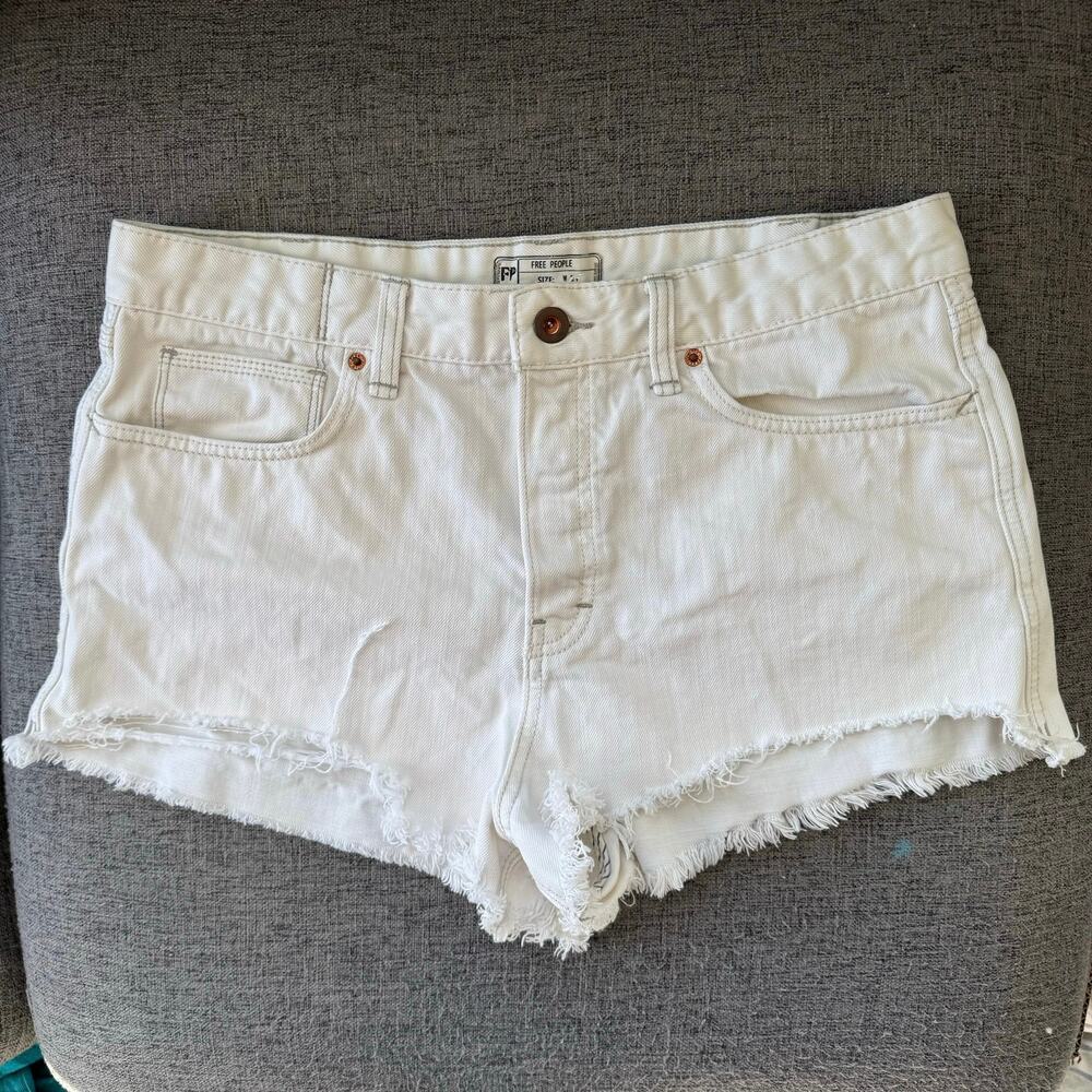 Free People‎ Shorts Women's White Loving Good Vibrations Cutoff Denim Size 31